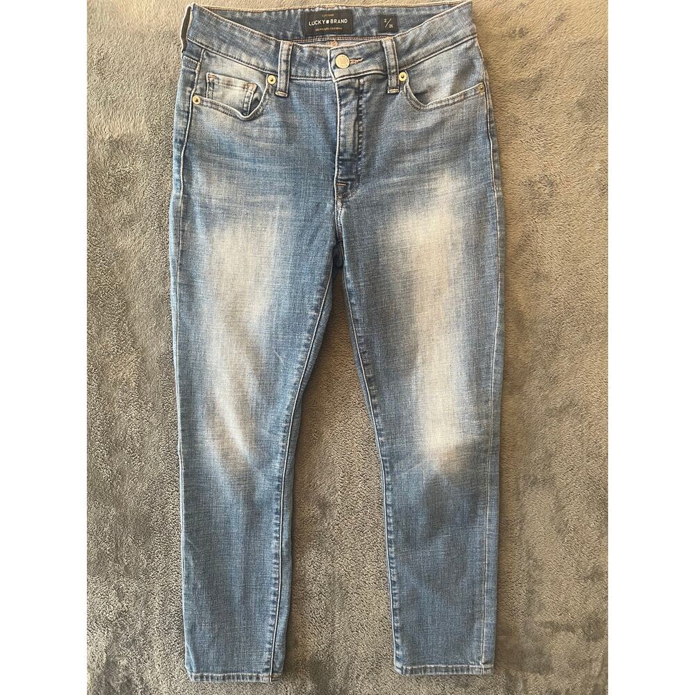 Lucky brand distressed jeans in women’s sz 2/ 26 
Grunge‎ normcorp casual